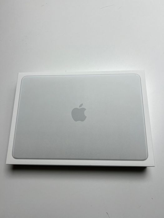 MacBook Neo 13 plomby