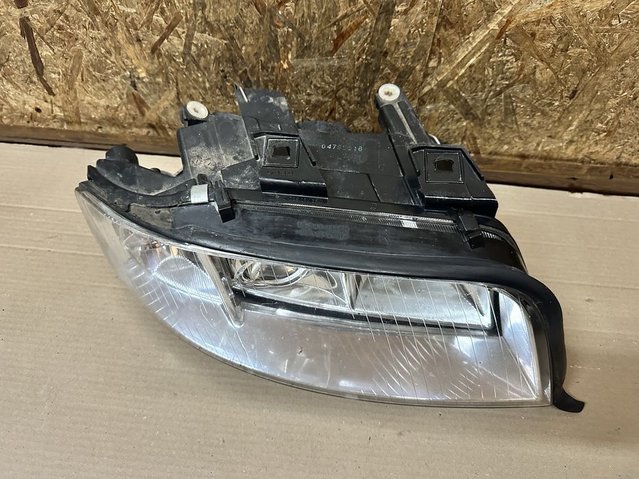Передня права фара Audi A6 C5 Ауді А6 Ц5 2000—2004 рестайл