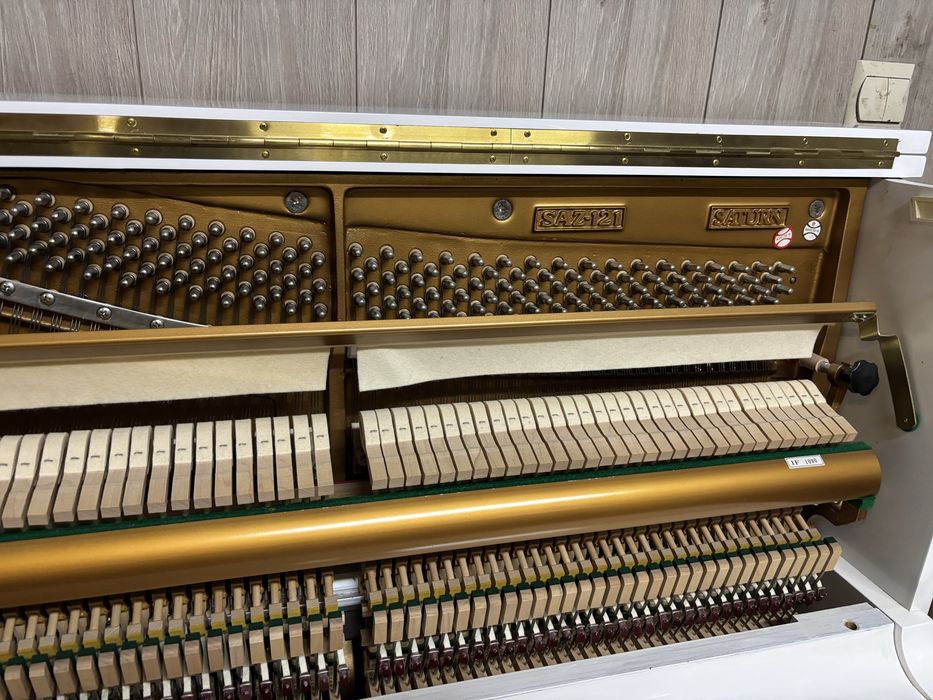 Pianino SATURN | Nastrojone | Biały połysk | Idealne do nauki