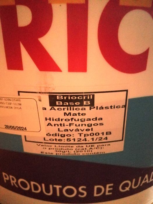 Tinta de parece verde