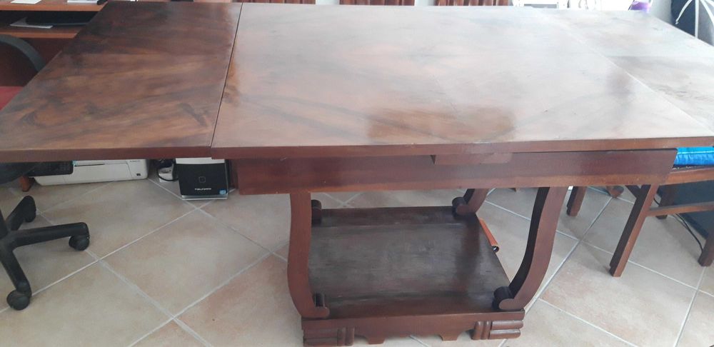 Mesa extensível e 6 cadeiras