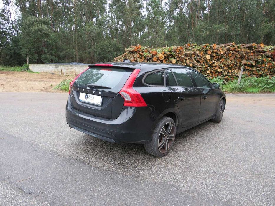 Volvo V60 2.0D de 2015 - Peças Usadas