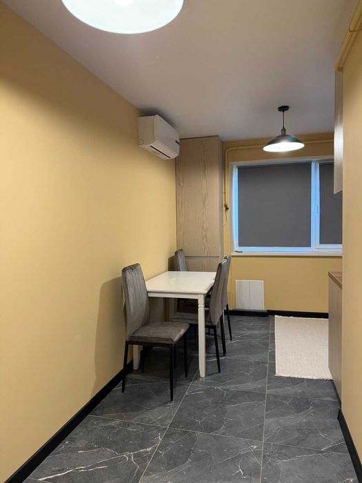 Двокімнатна квартира в центрі Богородчан із власною ділянкою.