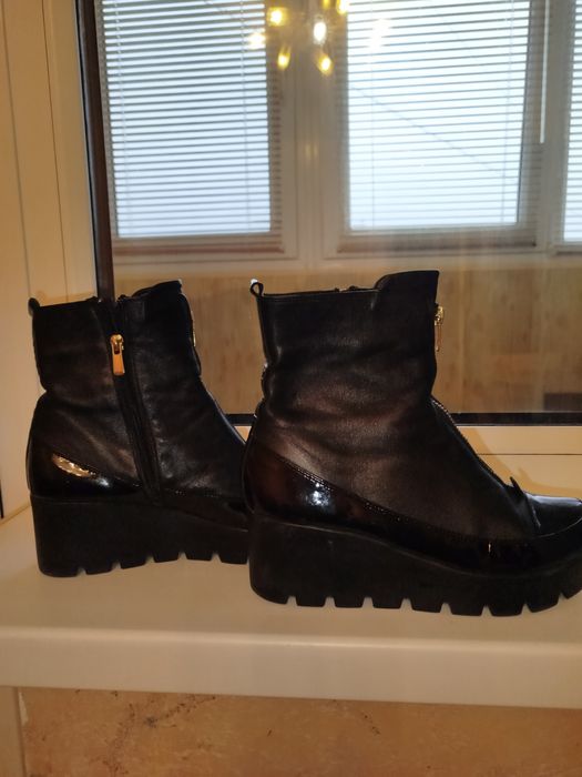 Женские полусапожки . Размер 38.