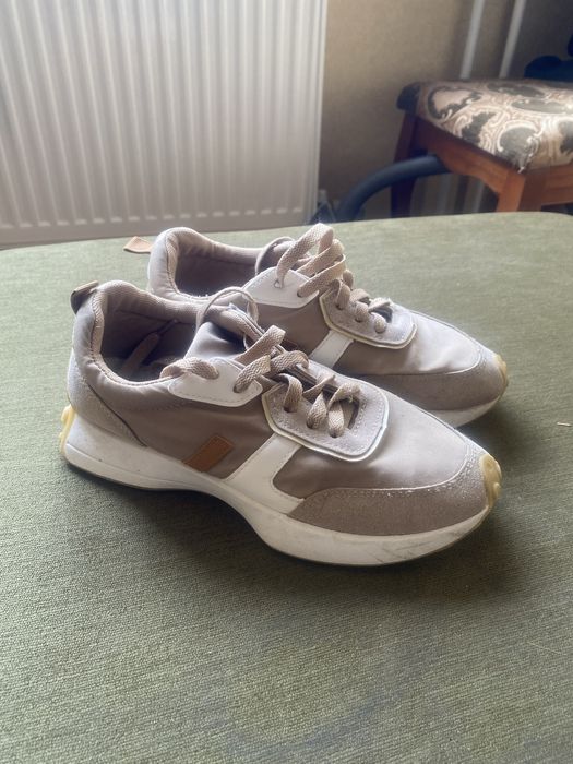 Продам Женские кросовки