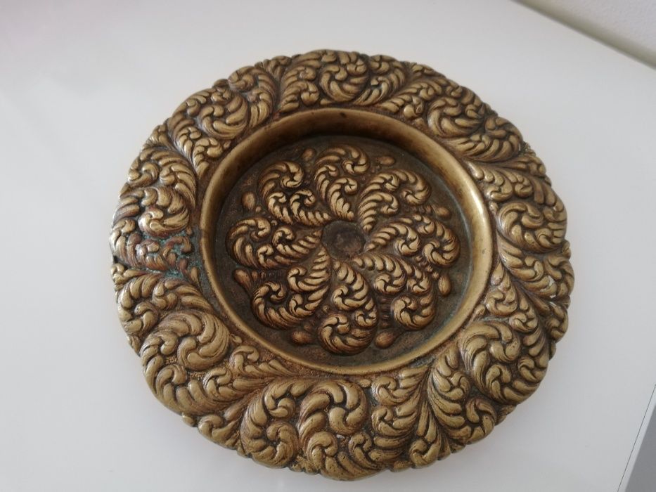 Moldura e cinzeiro em bronze, dos anos 40