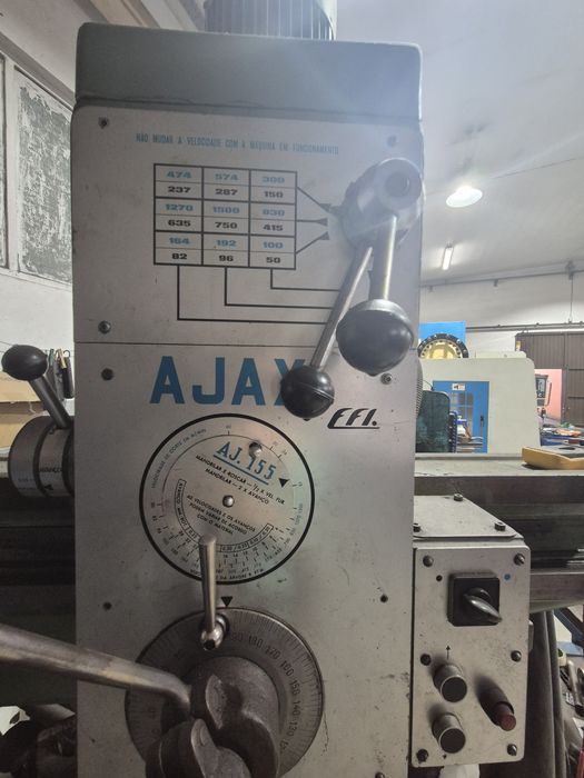 Engenho de furar radial