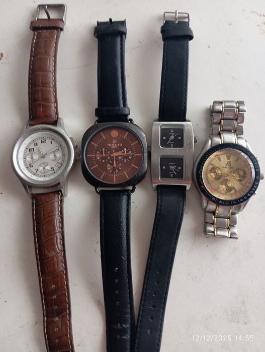 Vendo relógios a 10€ cada um