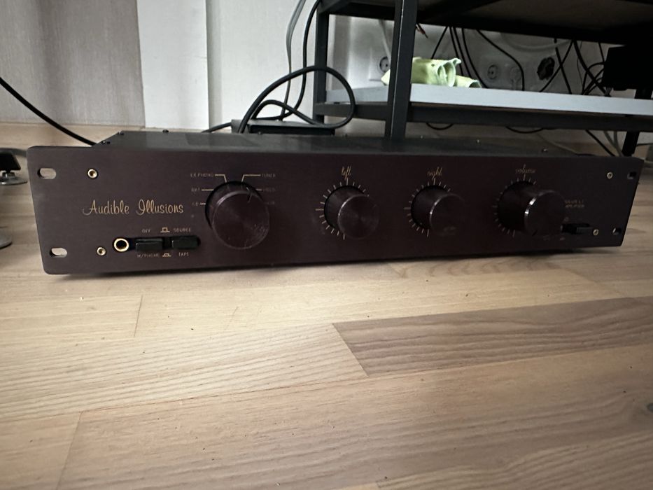 Audible Illusions Modulus L1 ламповий попередній підсилювач