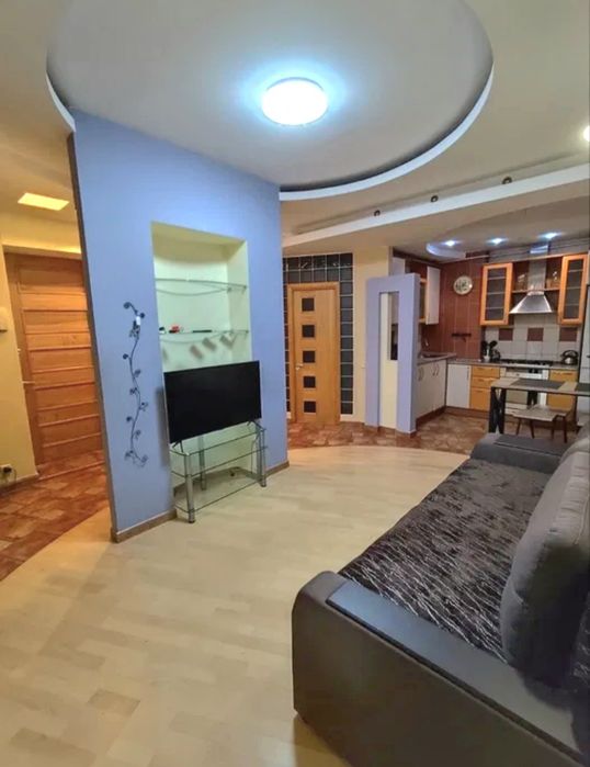 2 кімнатна квартира з ремонтом в центі міста Суми