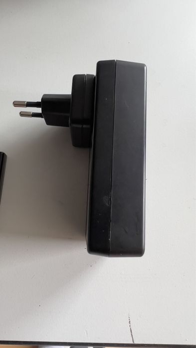 Зарядне Nikon MH-24