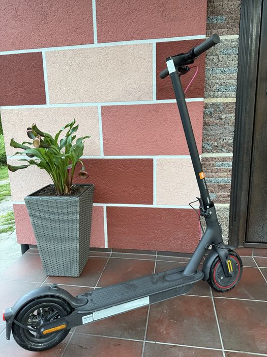 Електросамокат Mi Electric Scooter Pro 2