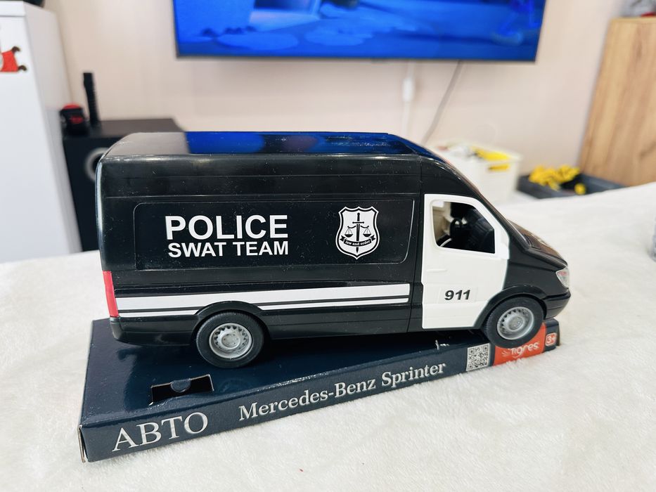 Машина Mercedes-Benz Sprinter Поліція