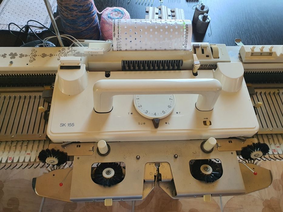 Вязальная машина silver reed sk155.  Вязальная машинка 3 класс
