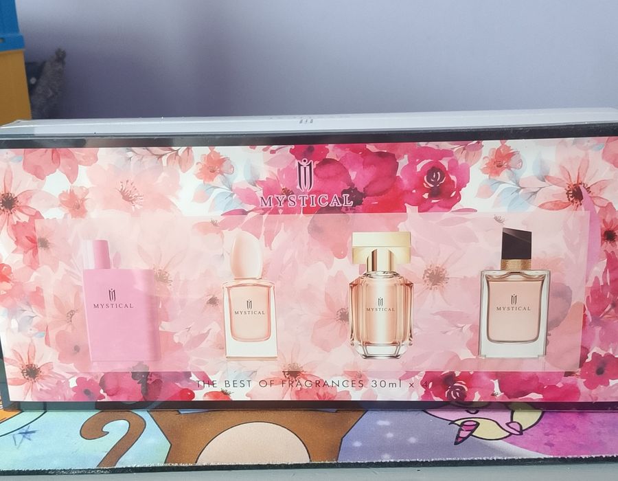 Nowy zestaw perfum 4x30 ml.