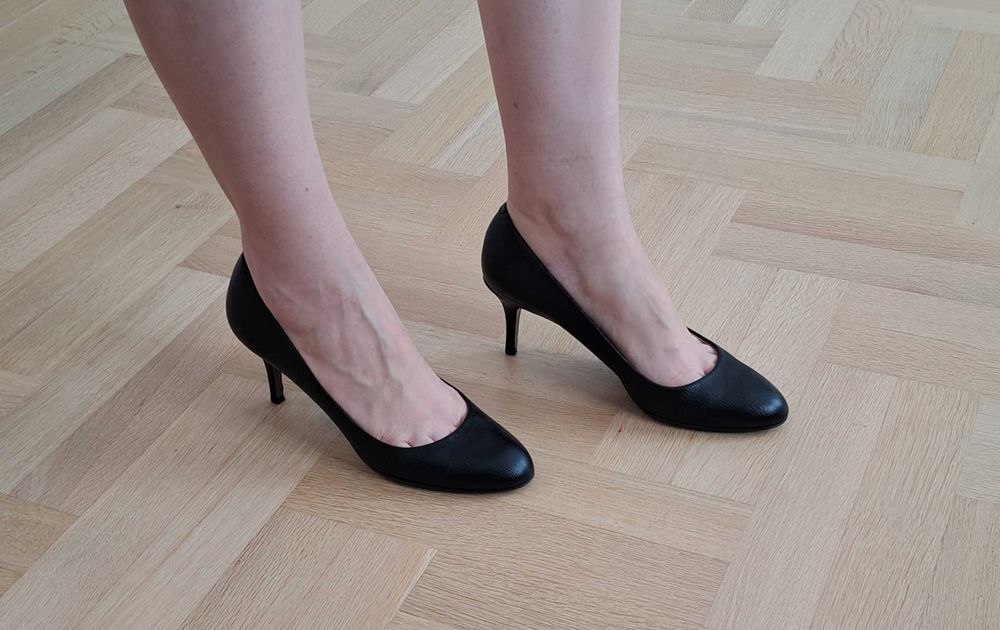 Buty, szpilki skórzane Hugo Boss, rozmiar 38.