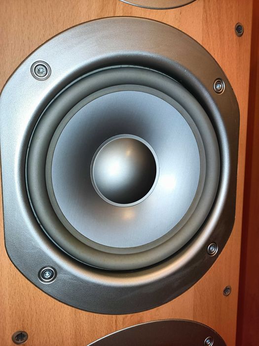 Colunas de chão - Infinity Beta 50