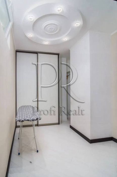 Продаж видової 2кімн.кварт. Соборності30 Київська Венеція Русанівка