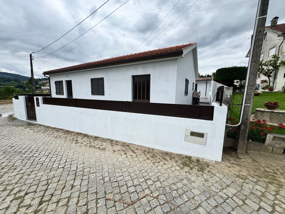 Moradia Terrea  4 Frentes + Anexo  e Terreno