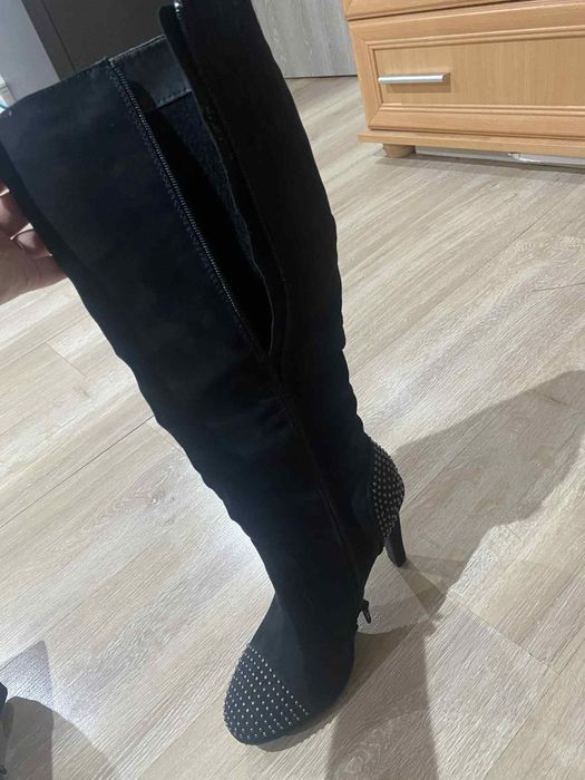 Przepiękne kozaki z ćwiekami Nowe Deichmann