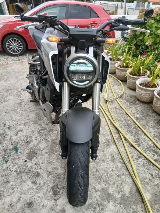 Honda  CB125r como nova