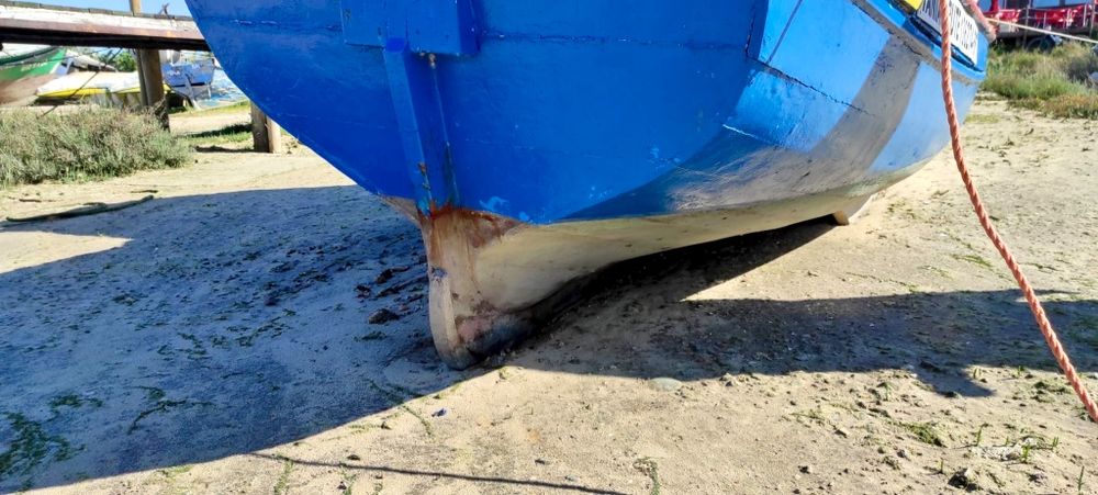Barco madeira 4,90m com cabine + Yamaha 6HP 4T shaft longo  15 h uso