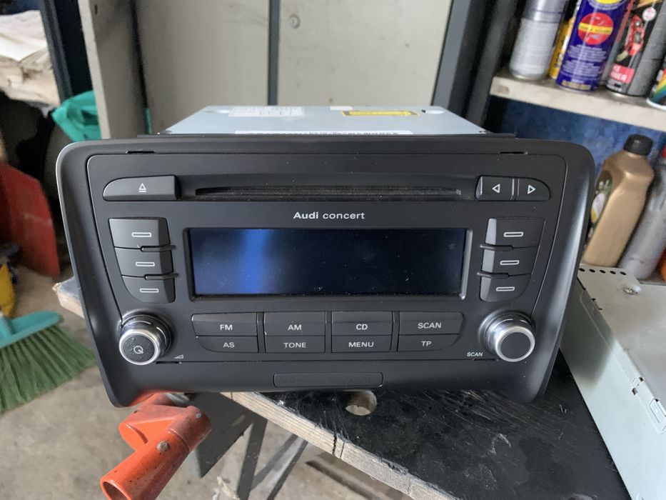 Audi Concert Nero + CD Changer