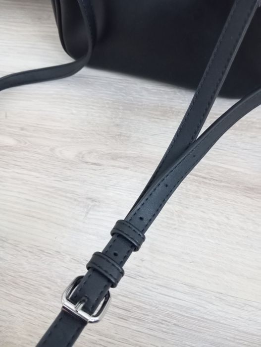 Czarna torebka DeeZee