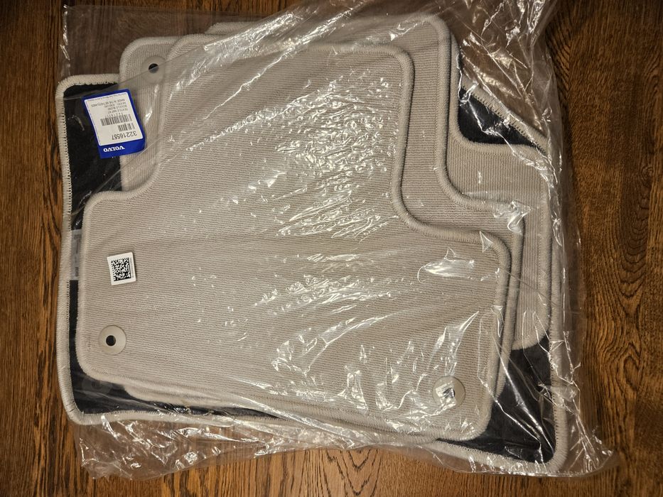 Oryginalne dywaniki welurowe Volvo XC60 II (2018+)