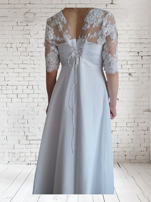 Весільна сукня.          .