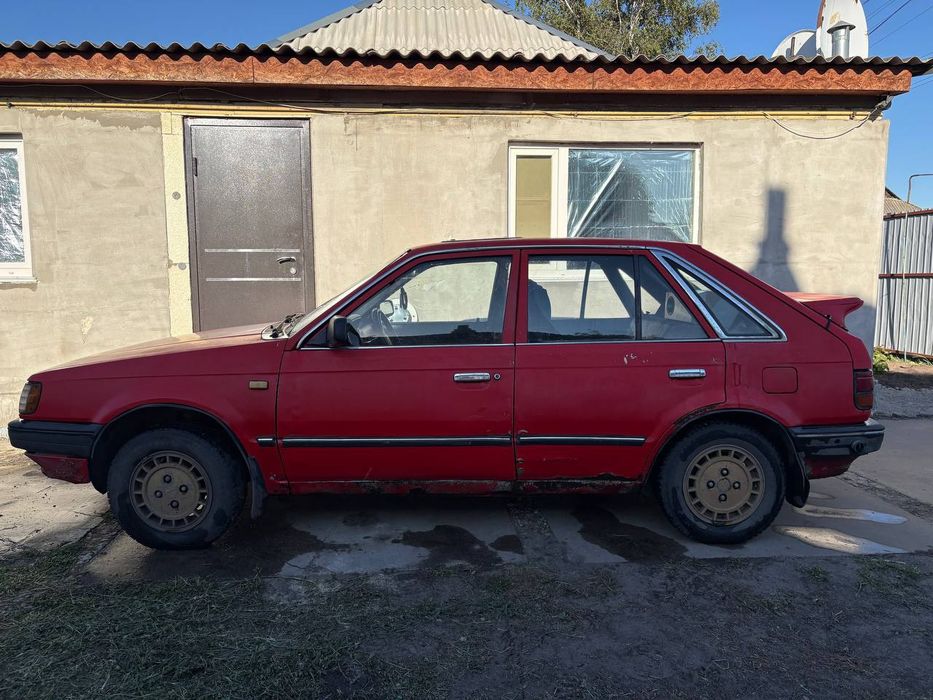 Продам Mazda 323