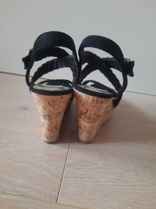 Zjawiskowe sandały czarne zamszowe włoskie Linzi 38