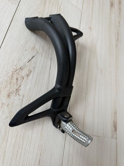 Set tylny prawy podnóżek Triumph speed triple