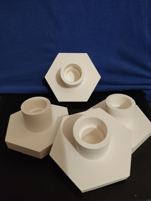 Подсвечник из гипса.