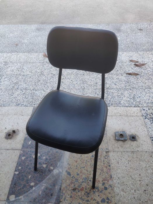 cadeira de metal