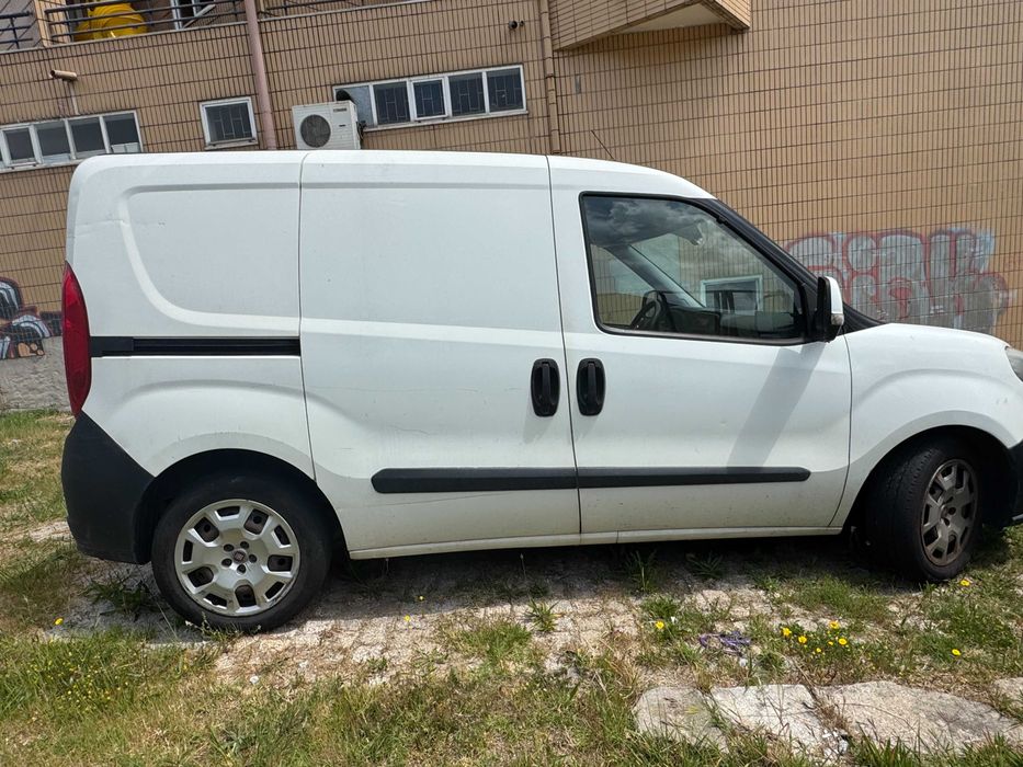 Fiat doblo 1.6 multijet 120 cv  3 lugares