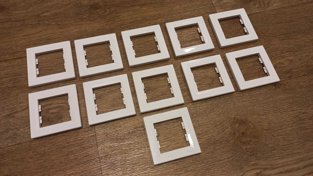 Рамка Schneider Electric розетки, выключателя