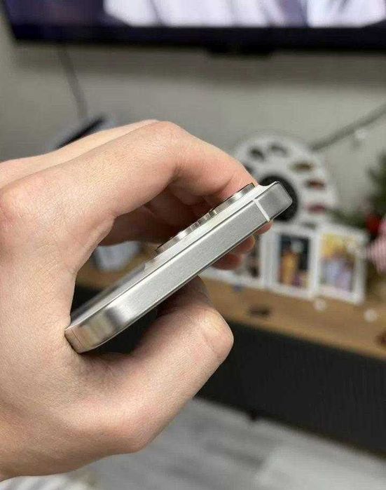 iPhone 15 Pro Max, 512 ГБ, SIM + eSIM