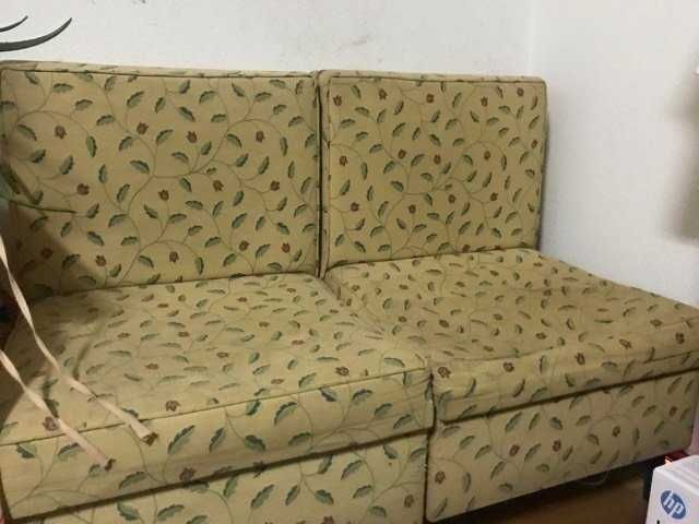 Temos duas poltronas usadas e em bom estado