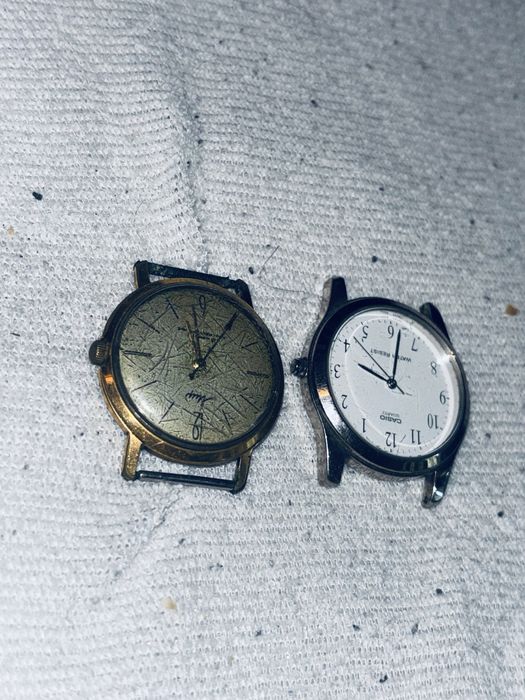 2 zegarki casio i ruski