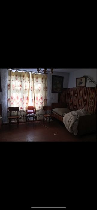 Будинок з земельною ділянкою