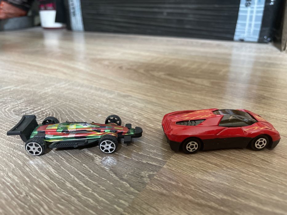 Zestaw 11 samochodzików