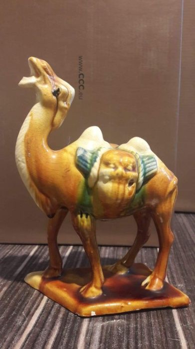 Chińska figurka wielbłąda