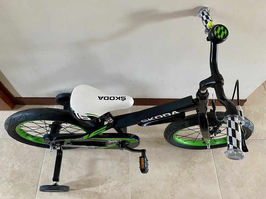 Rower dziecięcy Skoda 16 z bocznymi kółkami