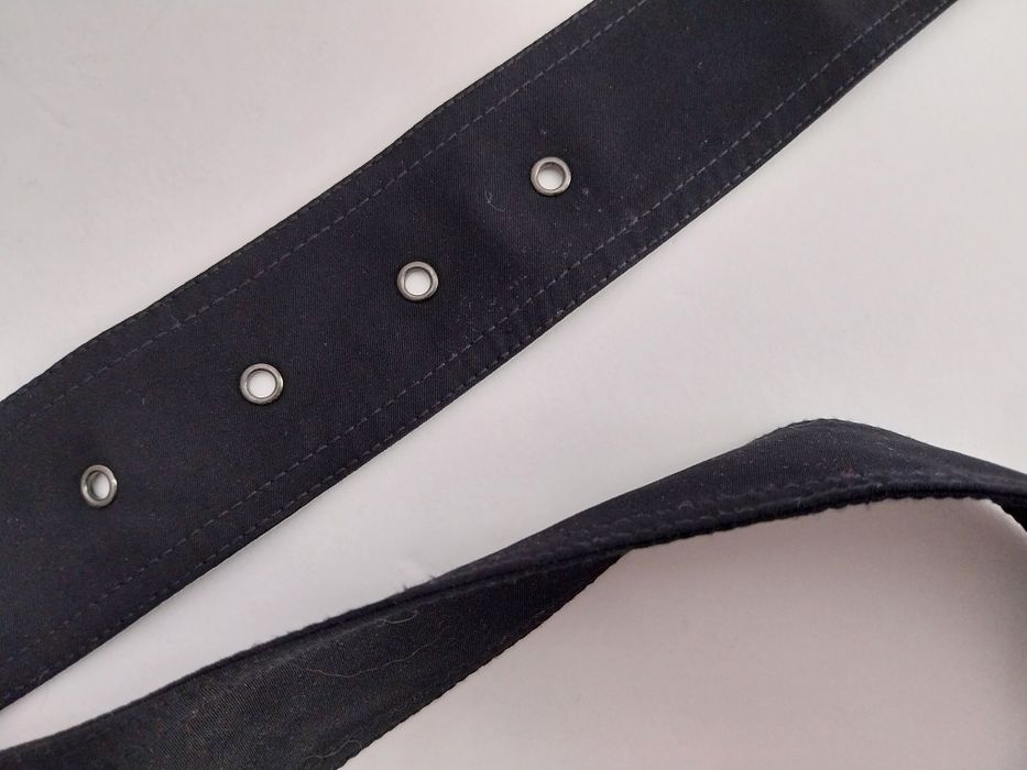 Cinto preto ajustável, em tecido, para calças ou vestidos