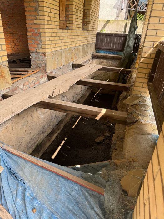 Незавершений будинок та земельна ділянка 6 сот., м. Дубляни