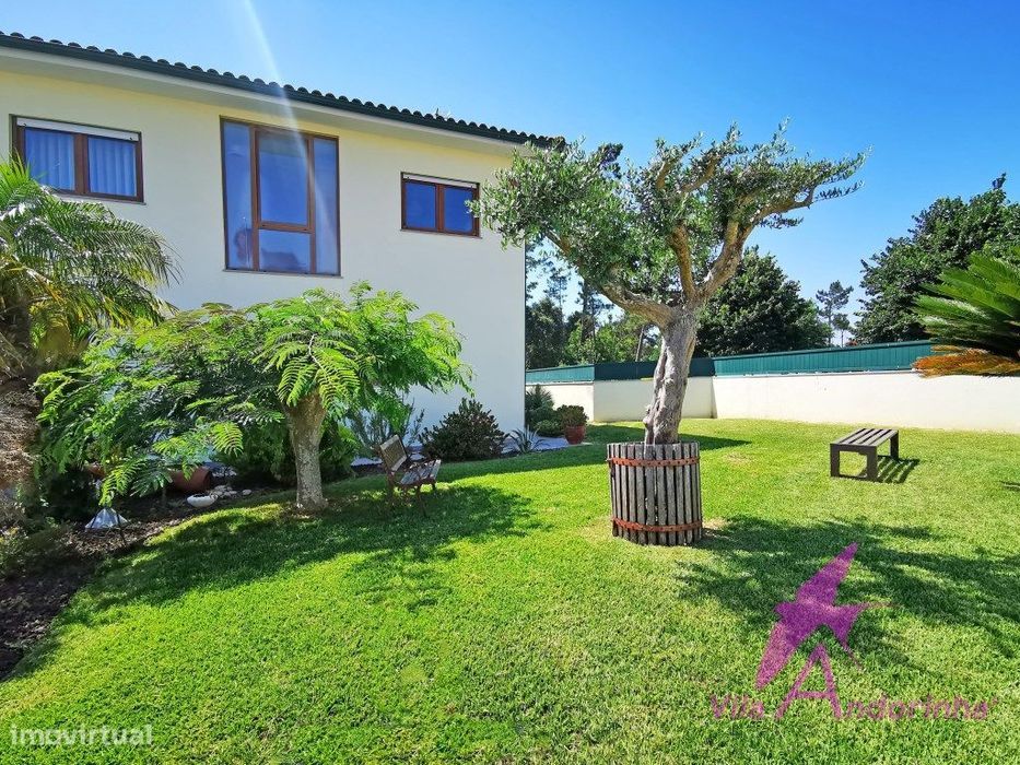 Moradia Geminada T3 em Alvarães - Conforto, Luminosidade e Excelent...