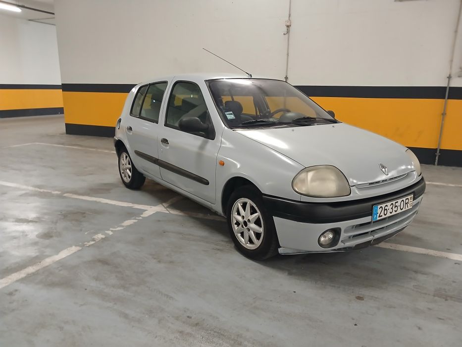 Renault clio 1.2 ano 1999