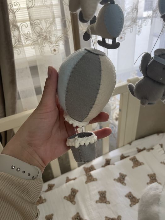 Мобіль для дитячого ліжечка