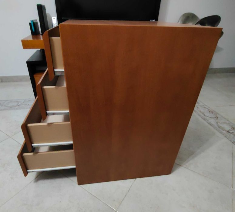 Cómoda 4 gavetas